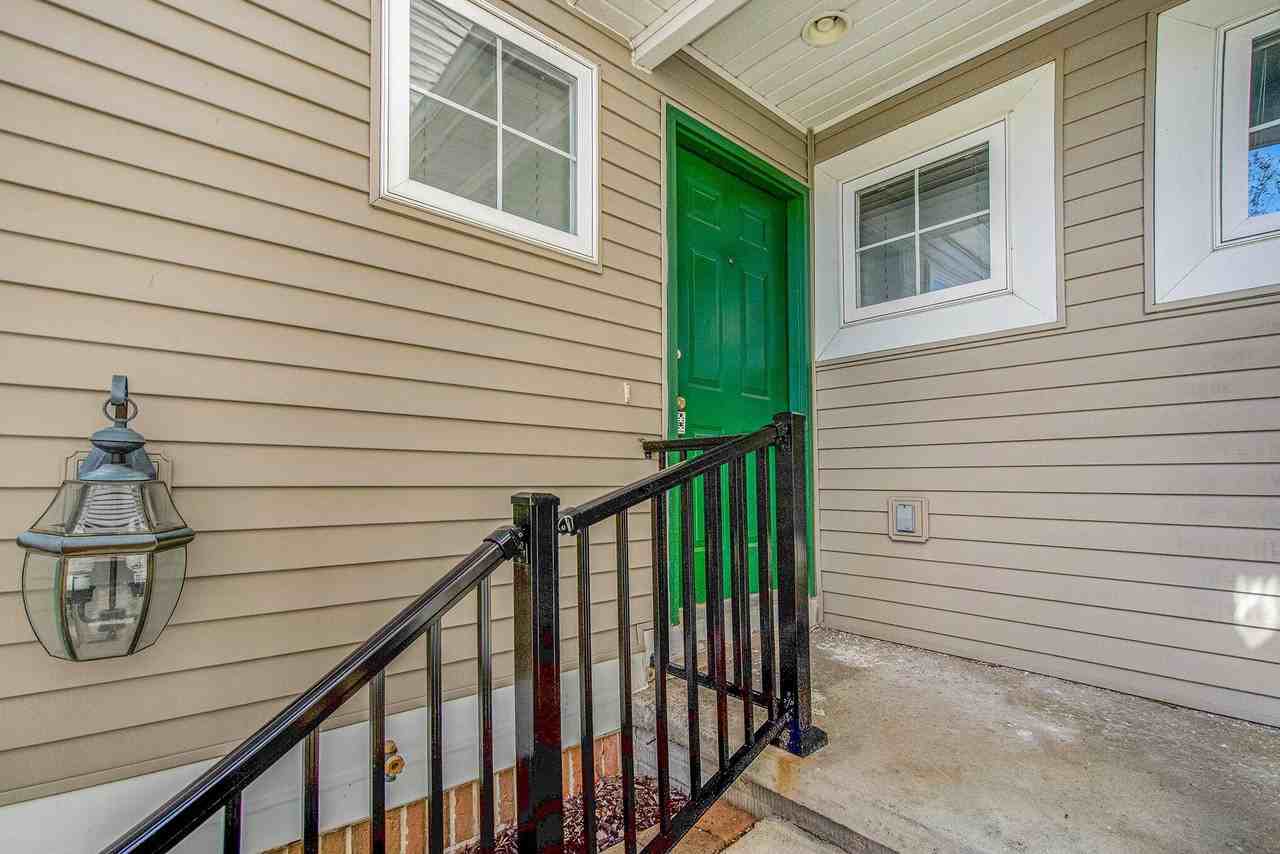 1740 S Maple Rd - Photo 4 of 35