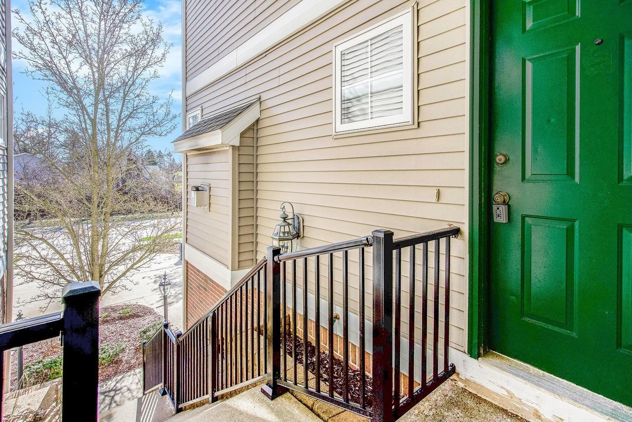 1740 S Maple Rd - Photo 5 of 35