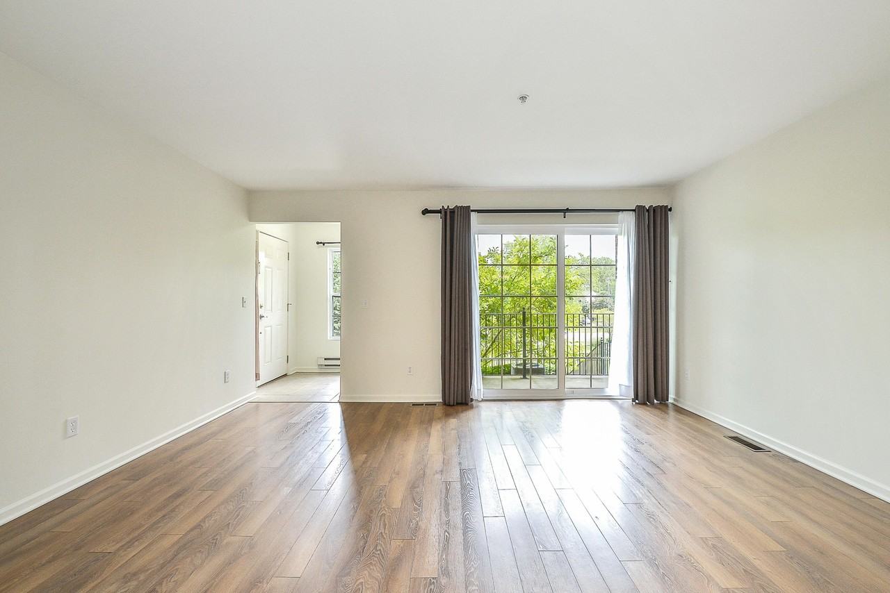 120 W Oakbrook Dr - Photo 3 of 34