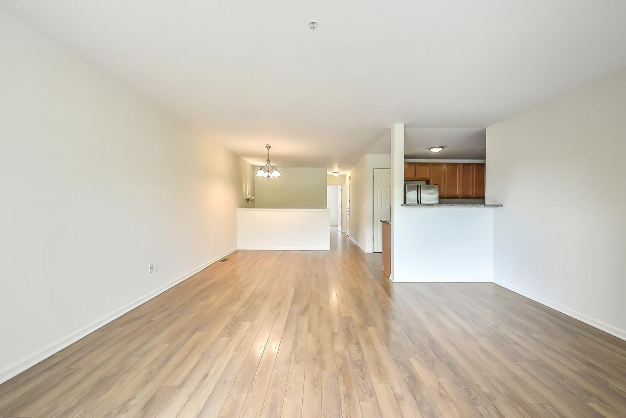 120 W Oakbrook Dr - Photo 4 of 34