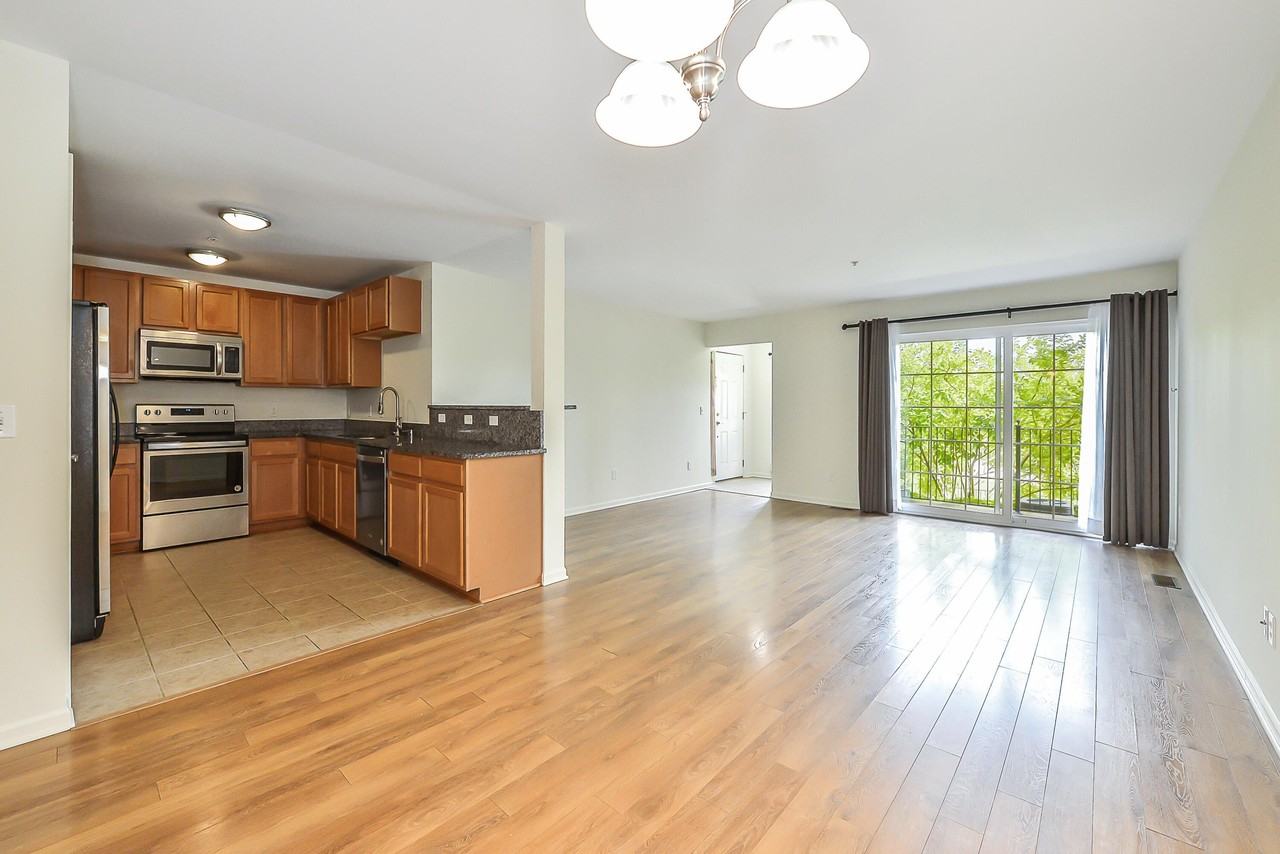 120 W Oakbrook Dr - Photo 6 of 34