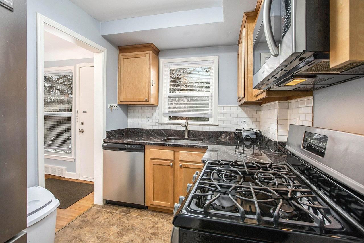 521 Snyder Ave - Photo 7 of 18