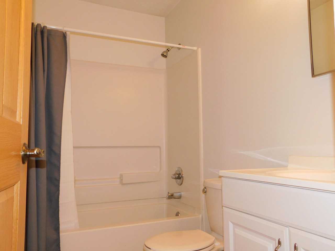 253 Brookridge Ct - Photo 6 of 9