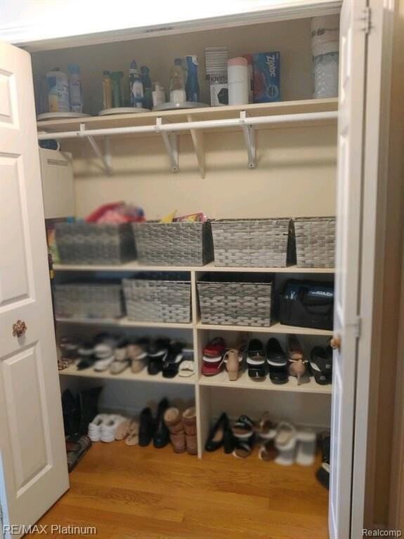 481 Village Oaks Ct - Photo 4 of 34