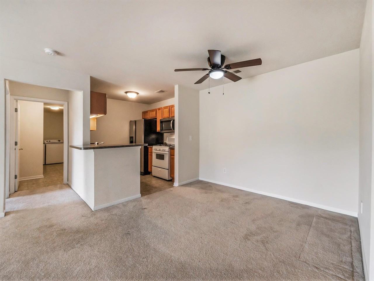 1112 Addington Ln - Photo 3 of 25