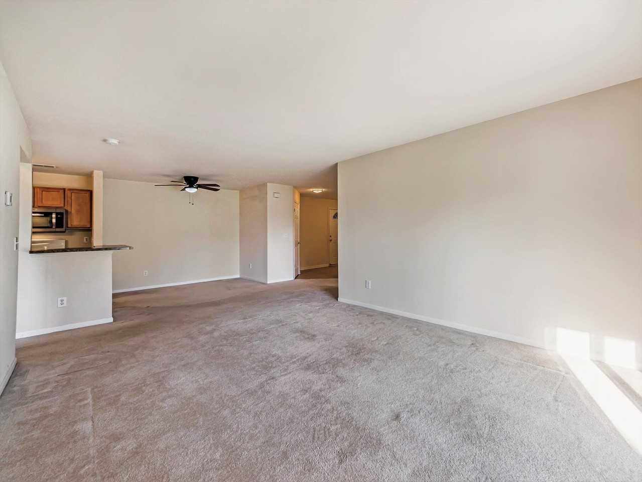 1112 Addington Ln - Photo 4 of 25