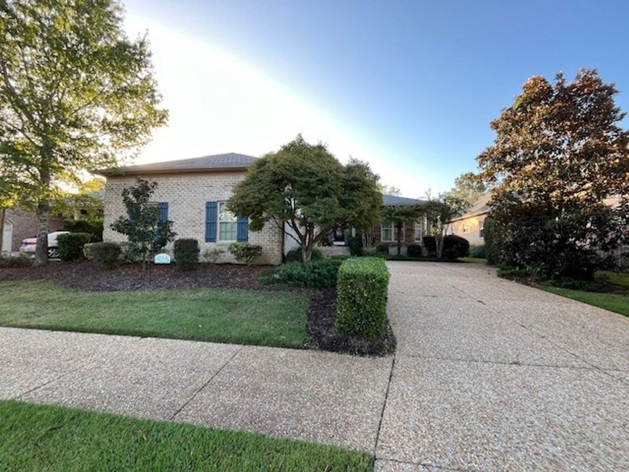 2485 Belshaw Dr - Photo 3 of 50