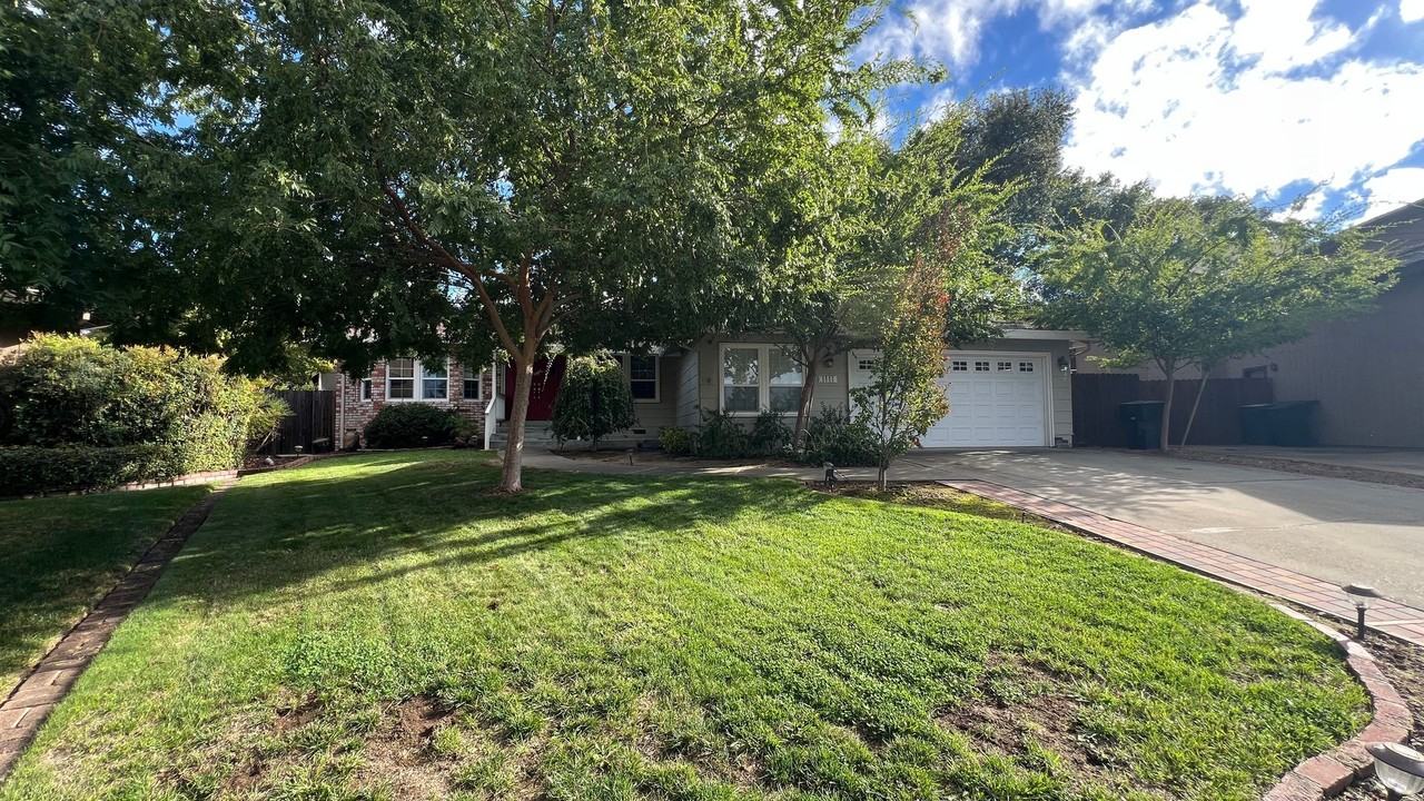 1111 Wanda Lee Ct - Photo 3 of 47