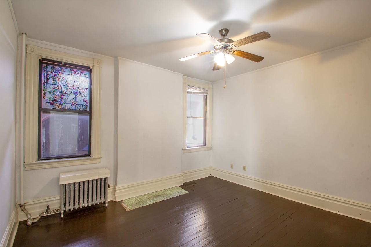 405 Peebles St - Photo 7 of 9