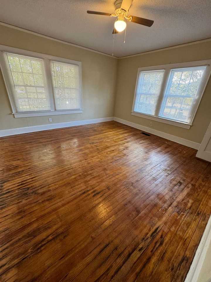 449 Jackson St - Photo 7 of 9