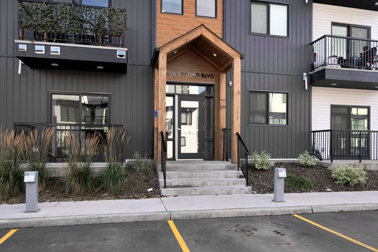 856 Secord Blvd Nw - Photo 3 of 20