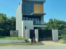 featured image of 727 Ne 5th St