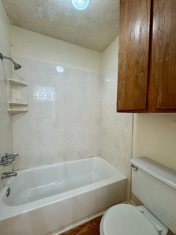 4307 Lake Shore Villa Dr - Photo 7 of 10