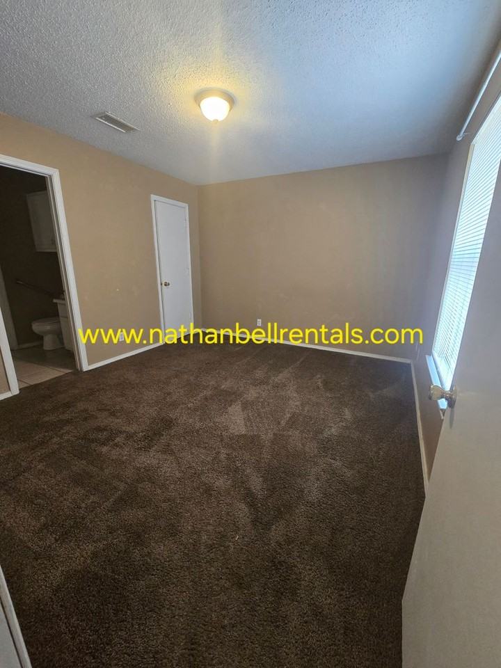 1022 3rd St Sw - Photo 2 of 12