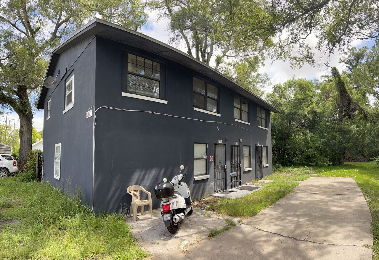 2821 Moncrief Road - Photo 3 of 29