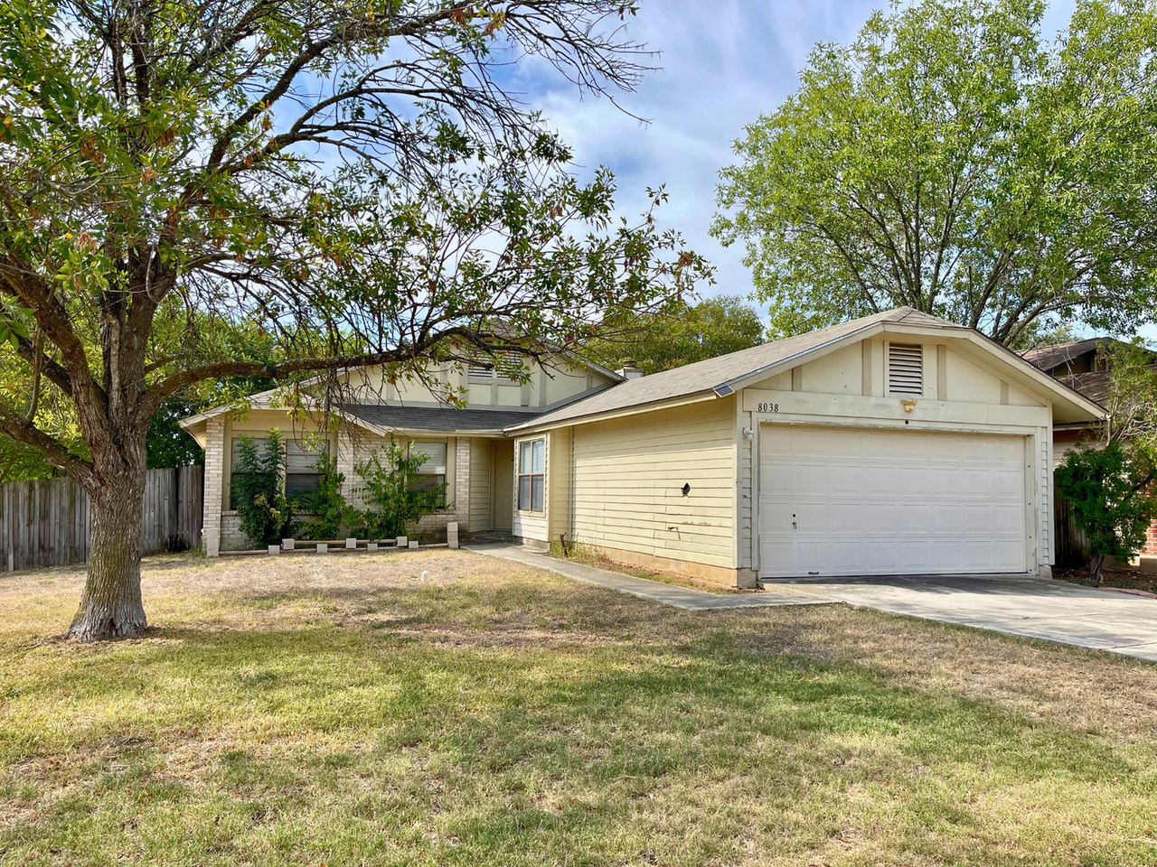 8038 Wayside Trail - Photo 3 of 16