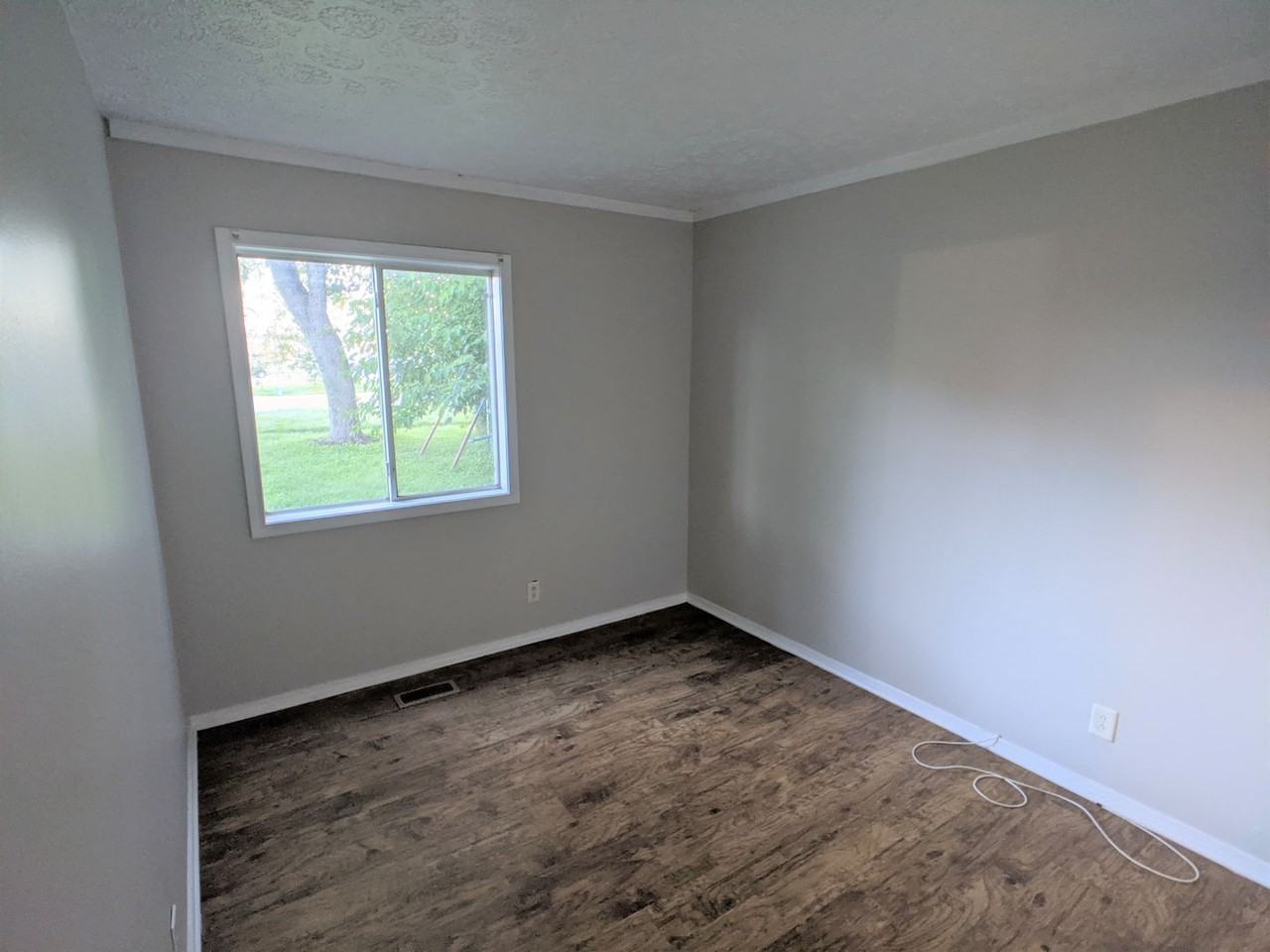 4111 W 34th St - Photo 2 of 8