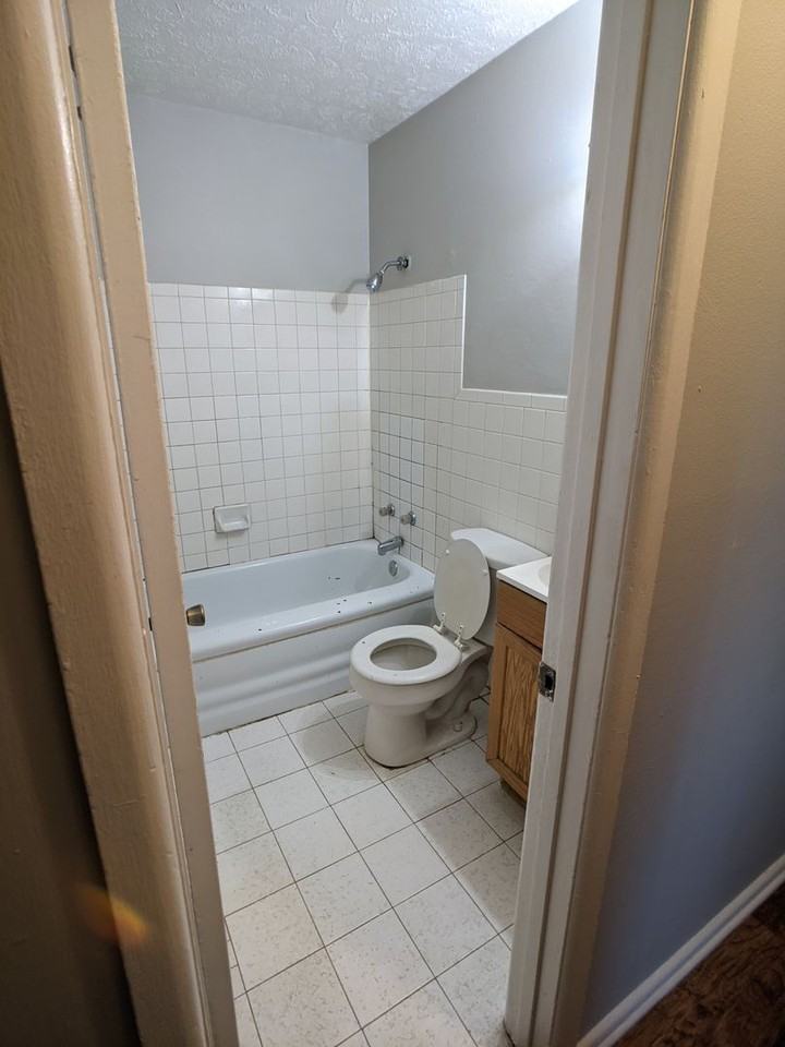 4111 W 34th St - Photo 3 of 8