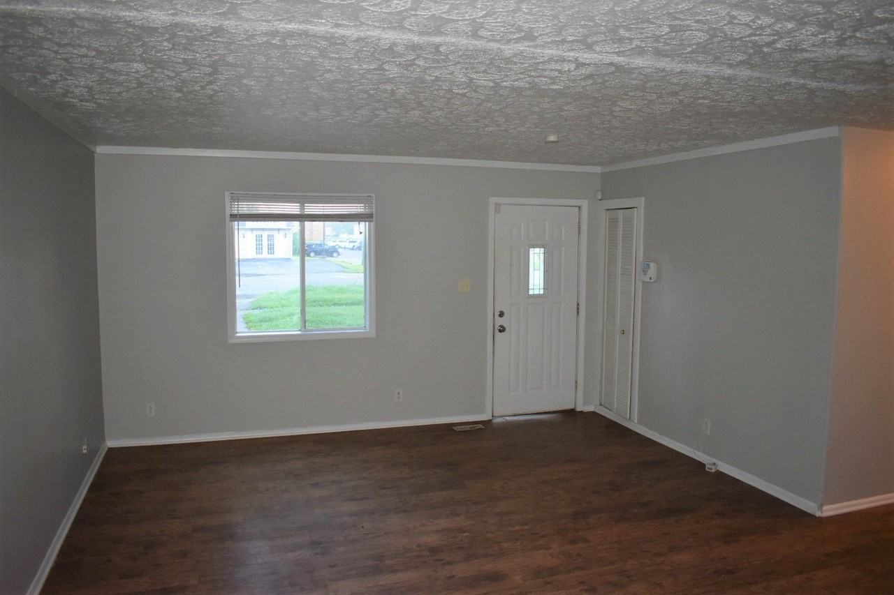 4111 W 34th St - Photo 5 of 8