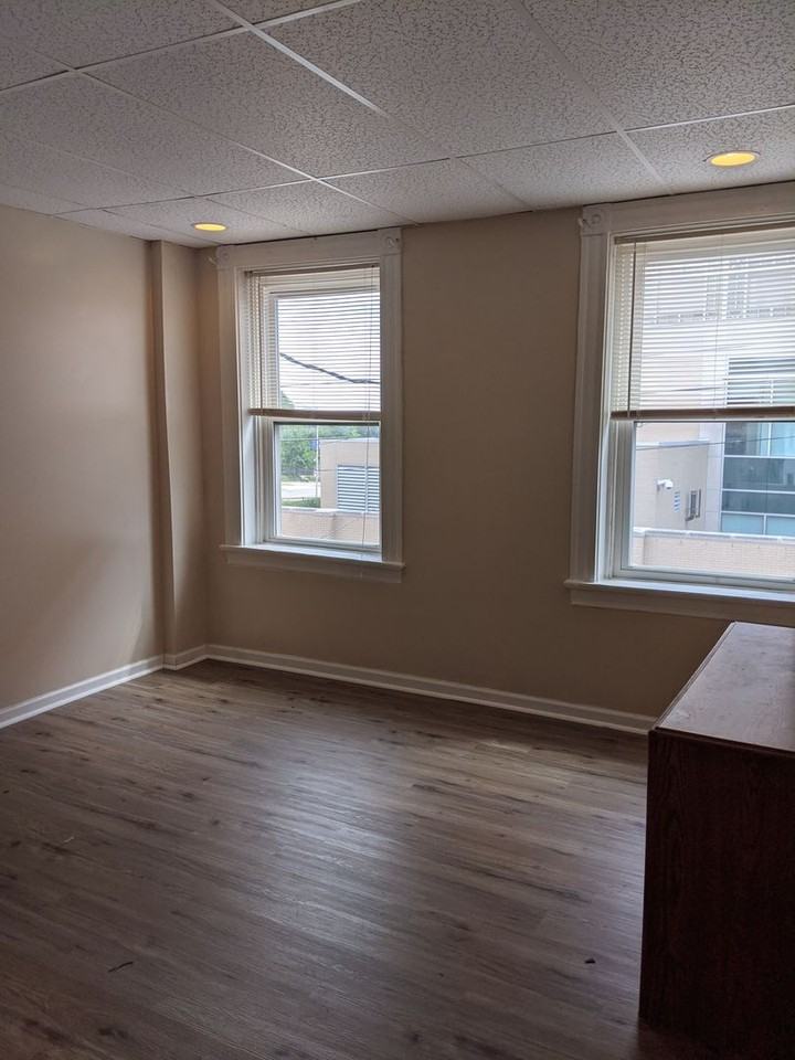 3153 Brackenridge St - Photo 3 of 12