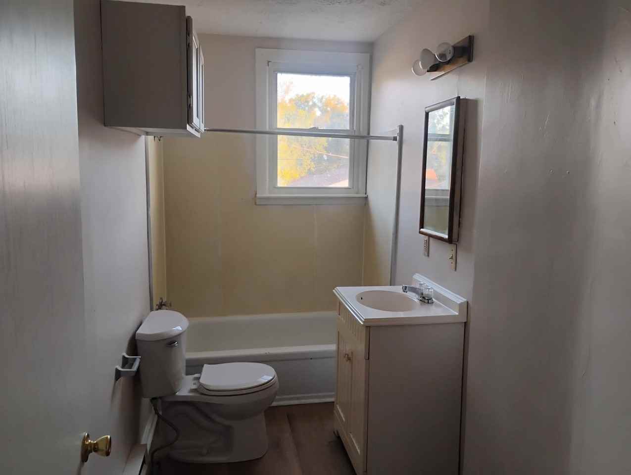 229 W Pennsylvania St - Photo 4 of 6