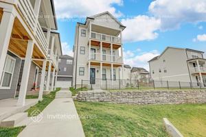 featured image of 647 Vernon Ave #205