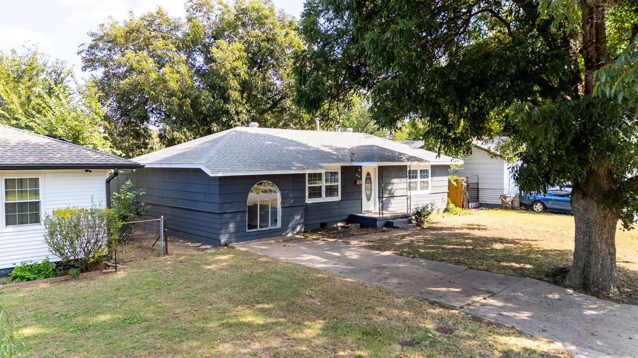 4316 N Libby Ave - Photo 3 of 30