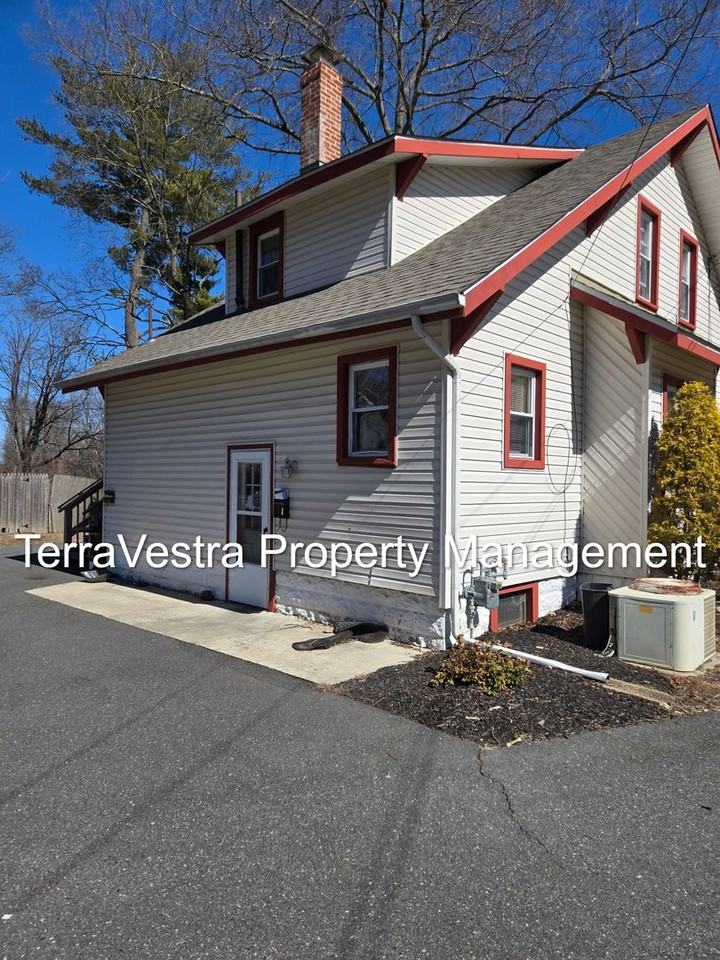 201 201 A & B N Girard Road - Photo 4 of 5