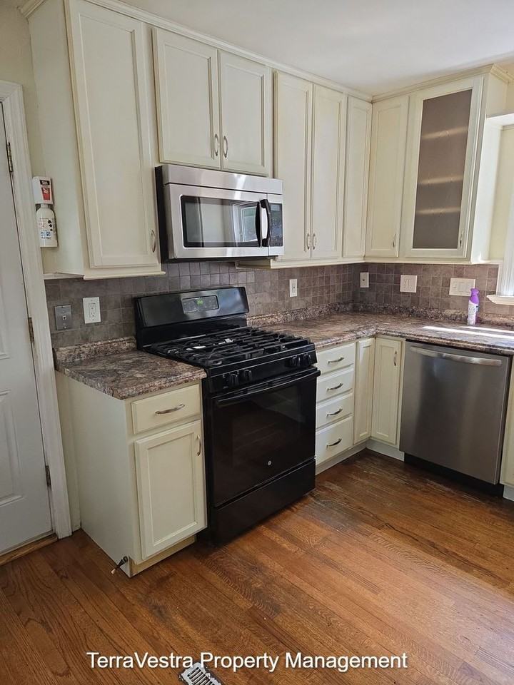 408 Hamilton Rd - Photo 5 of 22