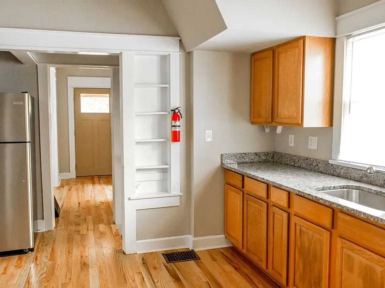 604 E 2nd St - Photo 2 of 8