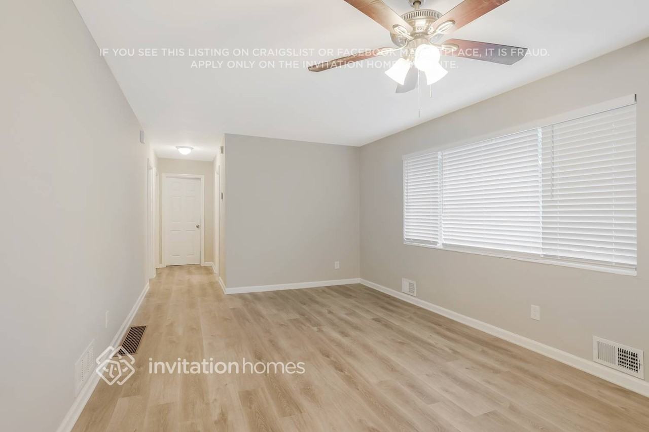 8490 Meadowbrook Dr - Photo 2 of 11