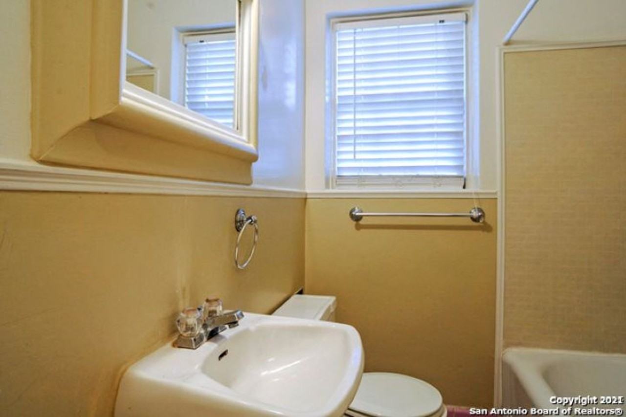 415 Alamo Heights Blvd - Photo 4 of 17