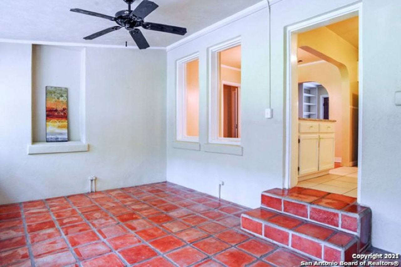 415 Alamo Heights Blvd - Photo 6 of 17