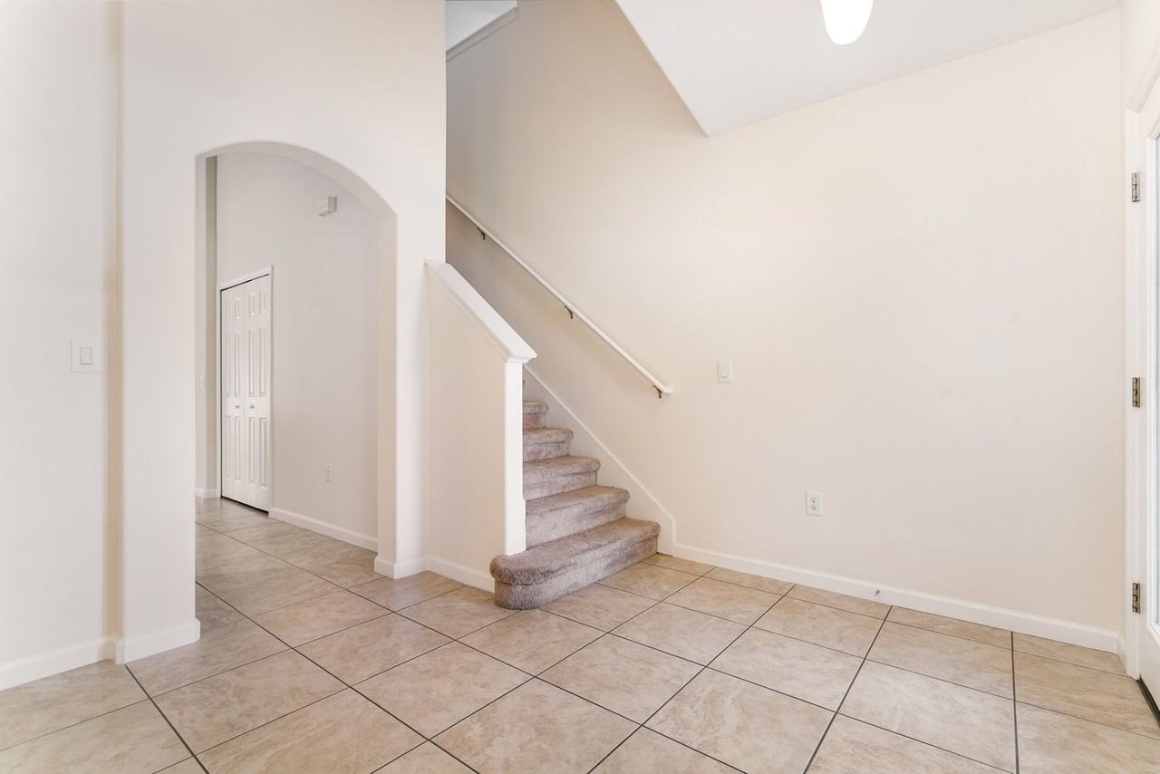 1695 Litchfield Dr - Photo 3 of 25