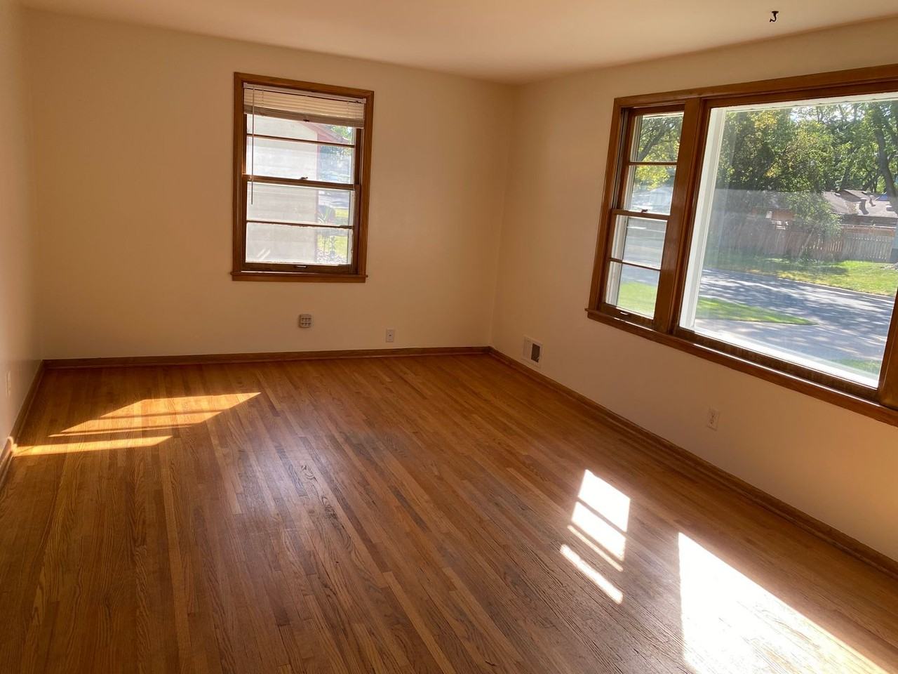 4531 2nd St Ne - Photo 6 of 6