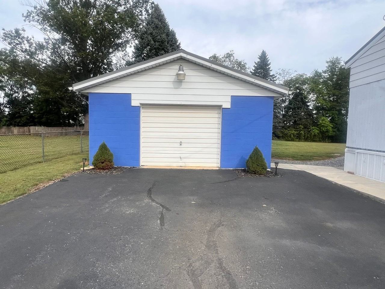 1034 Alexander Spring Rd - Photo 3 of 21