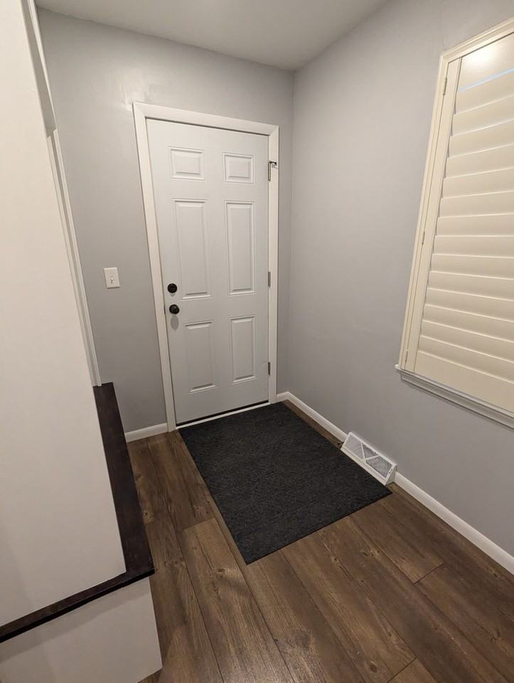 6228 Newton Ave S - Photo 2 of 50