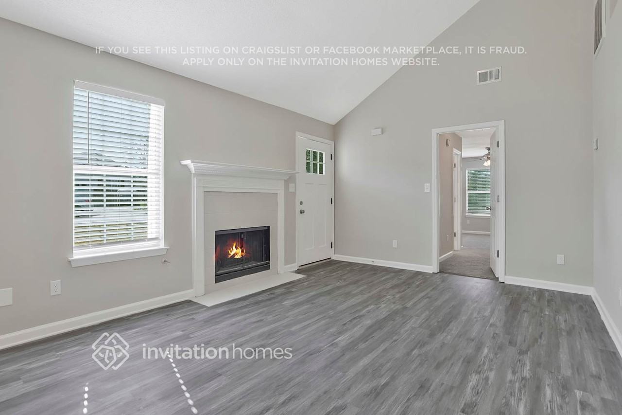 1156 Ruxbury Ct - Photo 4 of 25