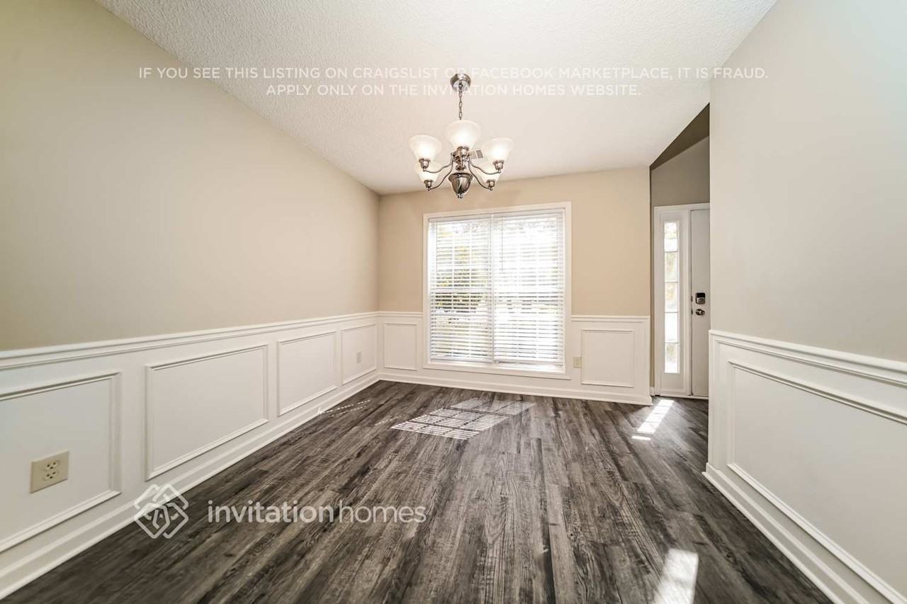 204 Revolutionary Dr - Photo 7 of 18