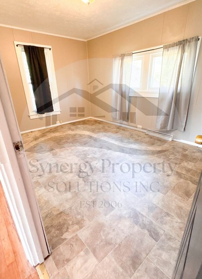 864 West Street - Photo 2 of 10