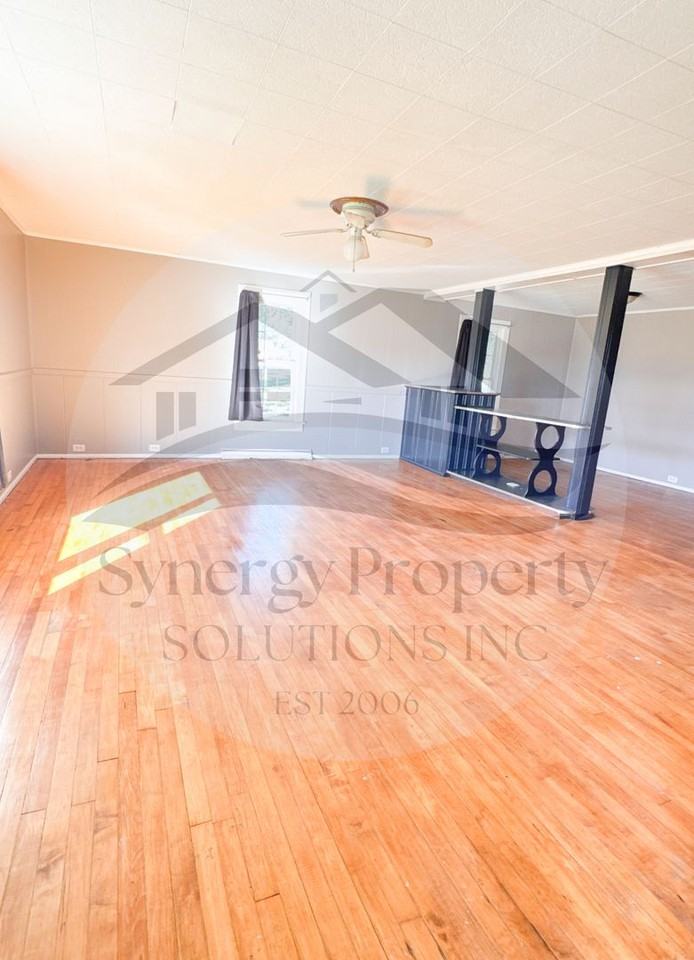 864 West Street - Photo 3 of 10