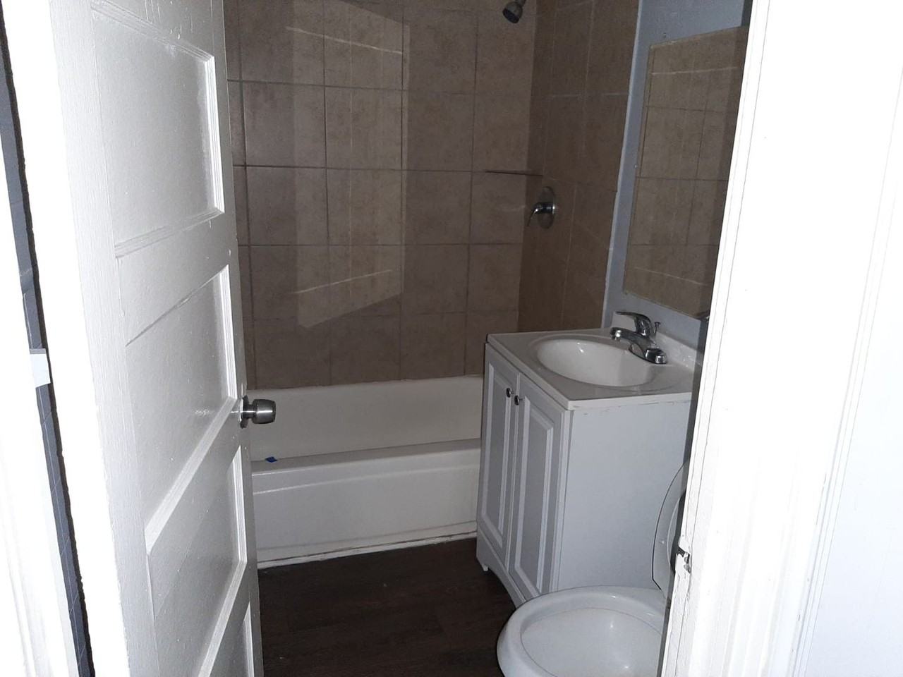 1711 11th St - Photo 7 of 10