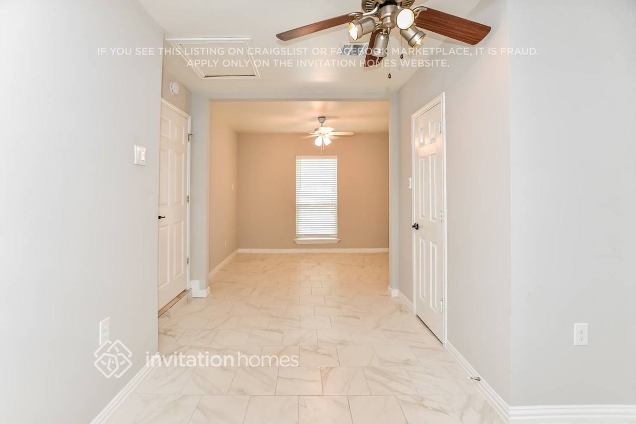 3356 Westminster Dr - Photo 3 of 15