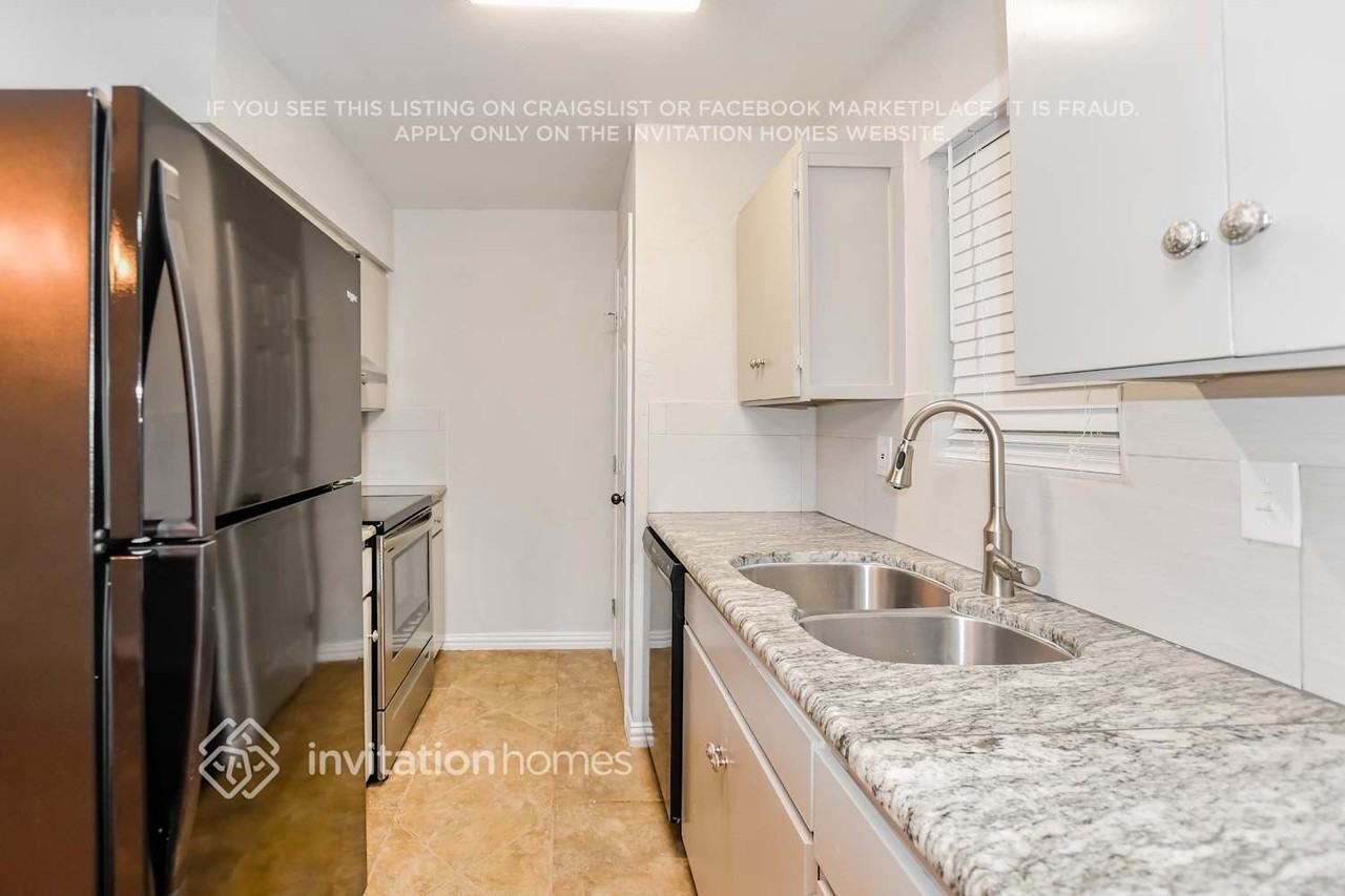 3356 Westminster Dr - Photo 7 of 15