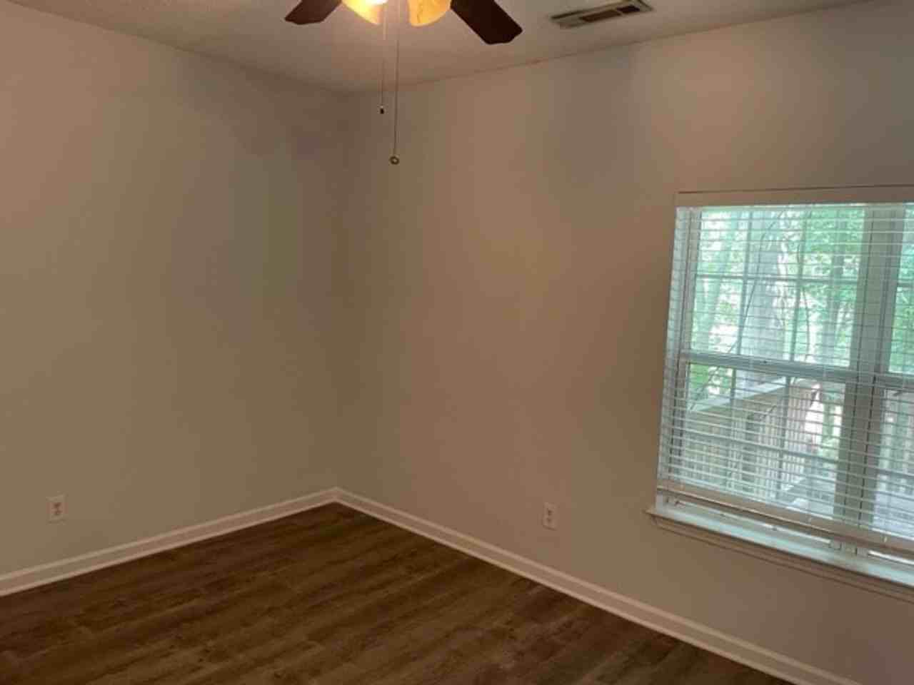 645 N Fairfield Dr - Photo 5 of 15