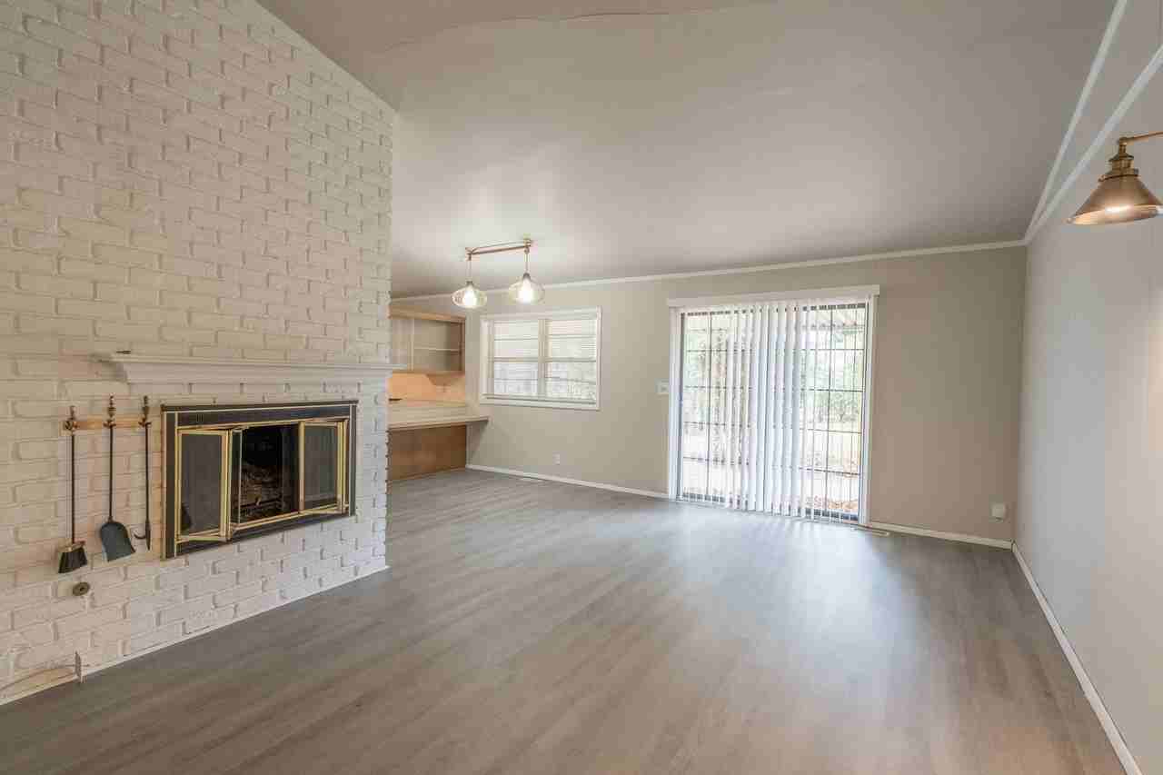 4519 E 49th St - Photo 3 of 20