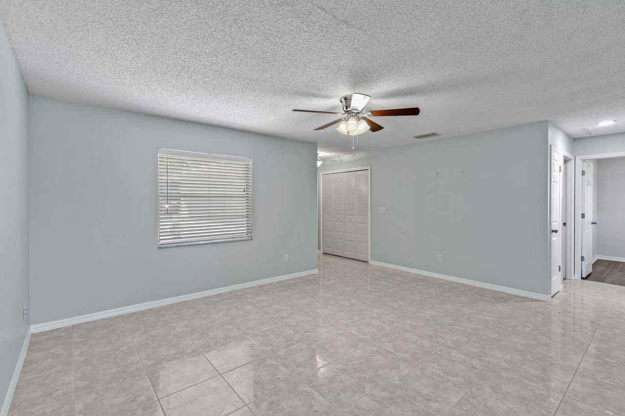 2711 N Dellwood Dr - Photo 4 of 12