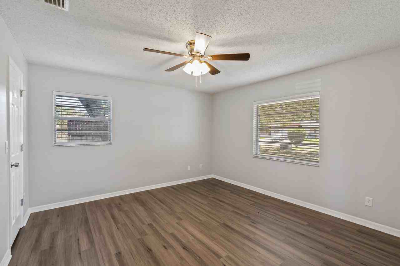 2711 N Dellwood Dr - Photo 6 of 12
