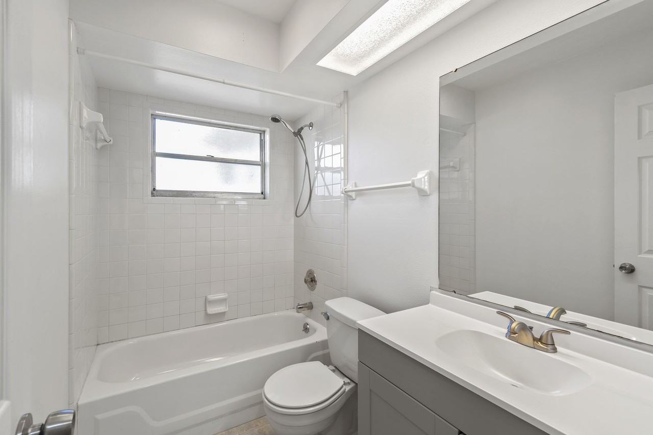 2711 N Dellwood Dr - Photo 7 of 12