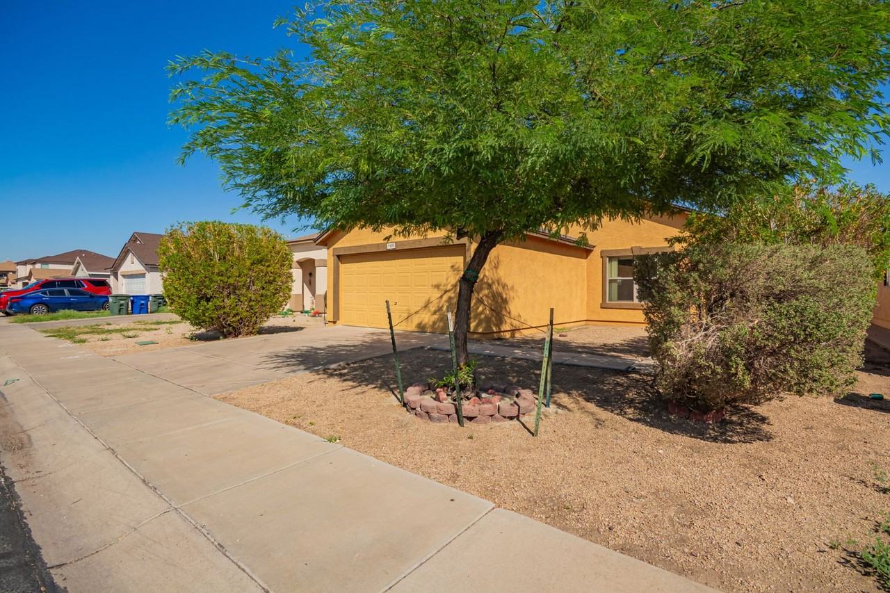 11602 West Bloomfield Road - Photo 5 of 35